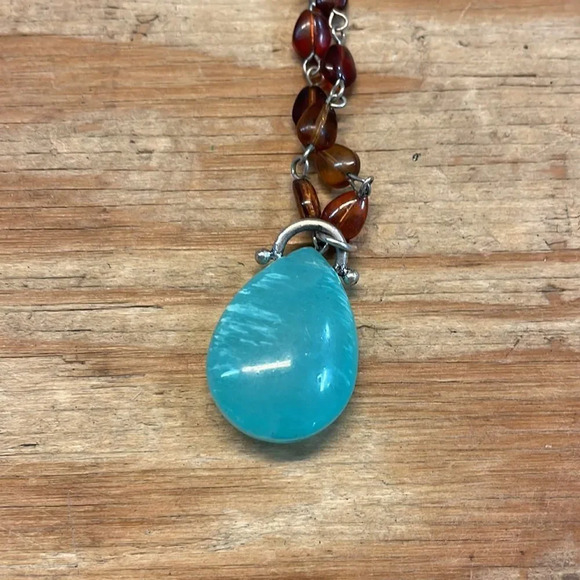 Turquoise and brown beaded woman’s necklace - Picture 8 of 10